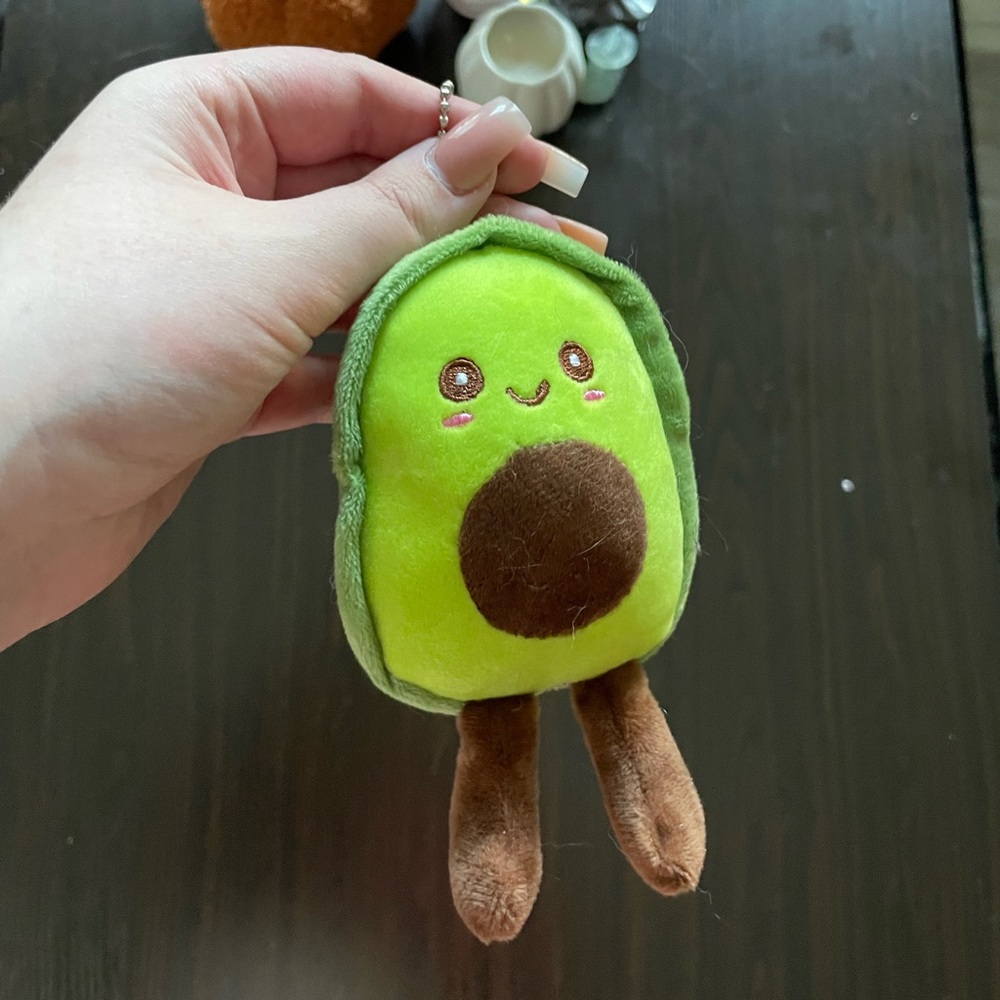 Avocado keychain (free with bundle)